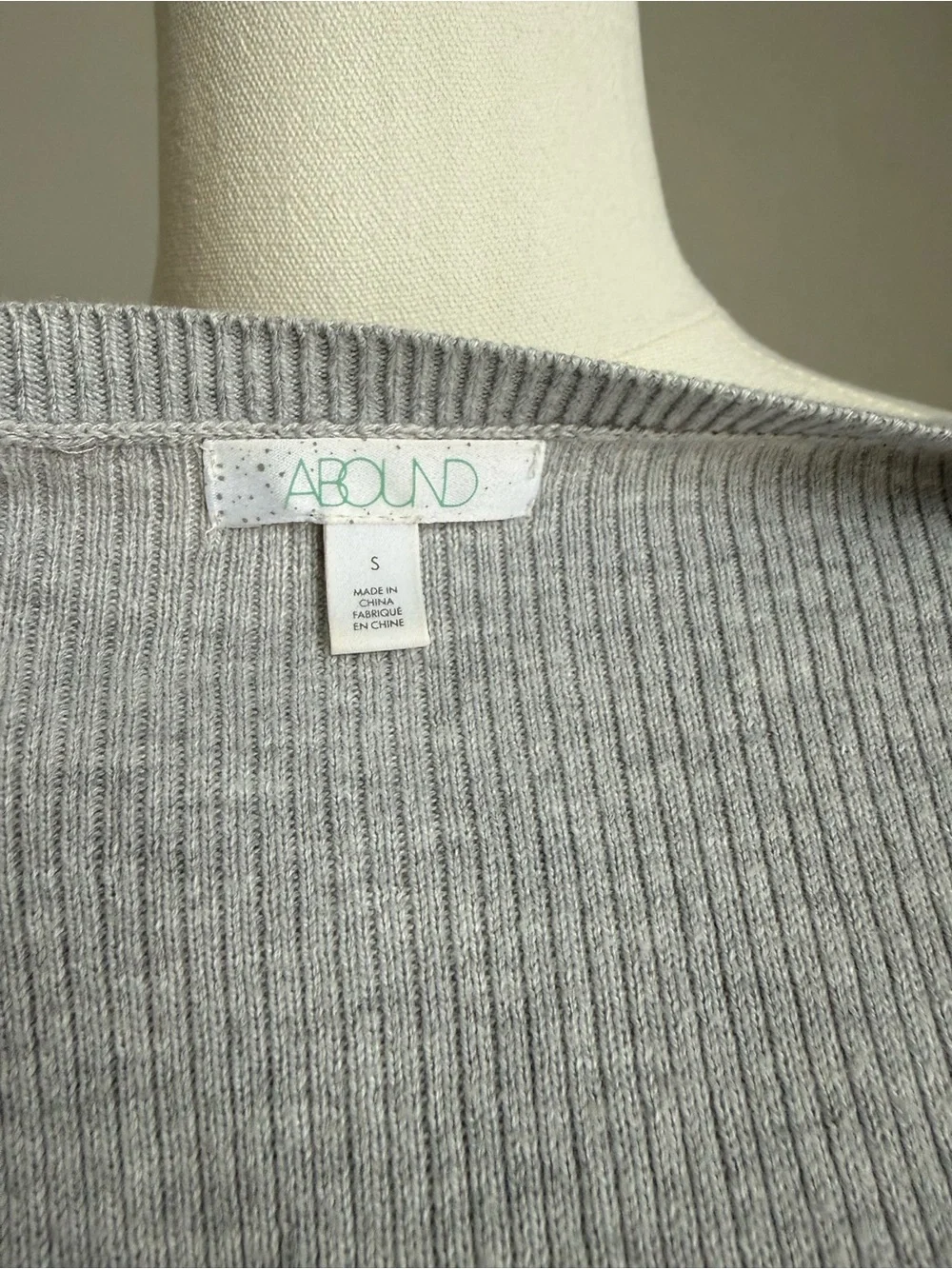 ABOUND Light Heather Gray Ribbed V-Neck Sweater